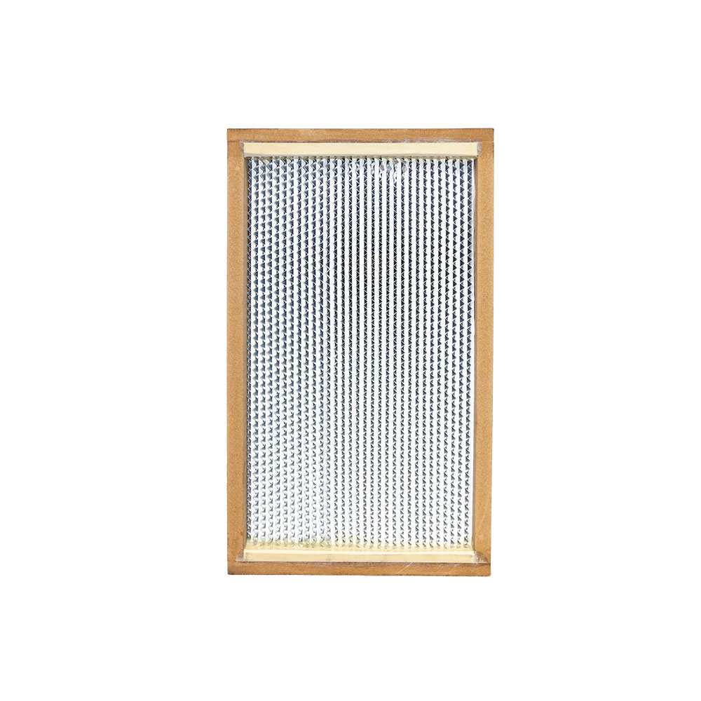 Bild 1 Schwebstofffilter, 305 x 610 x 292 +/- 6 mm im Holzrahmen